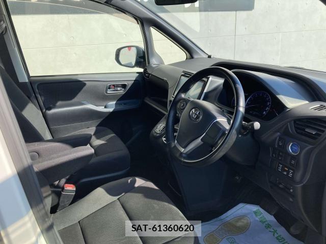 Toyota NOAH HYBRID 2016-12 6791359-19