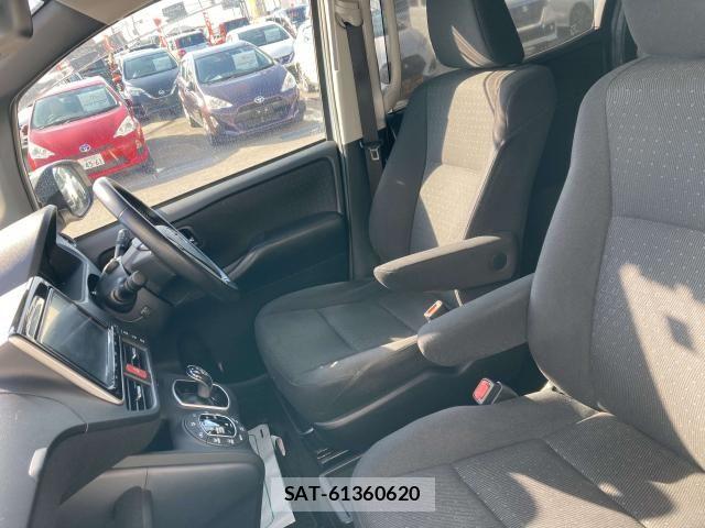Toyota NOAH HYBRID 2016-12 6791359-24