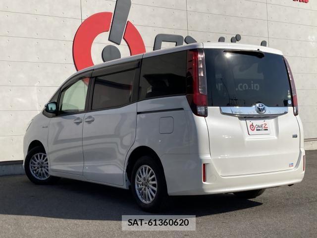 Toyota NOAH HYBRID 2016-12 6791359-2