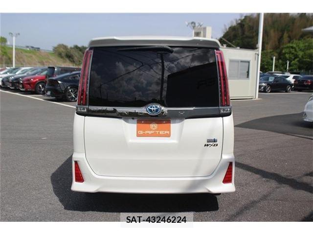 Toyota NOAH HYBRID 2018-07 6791363-9