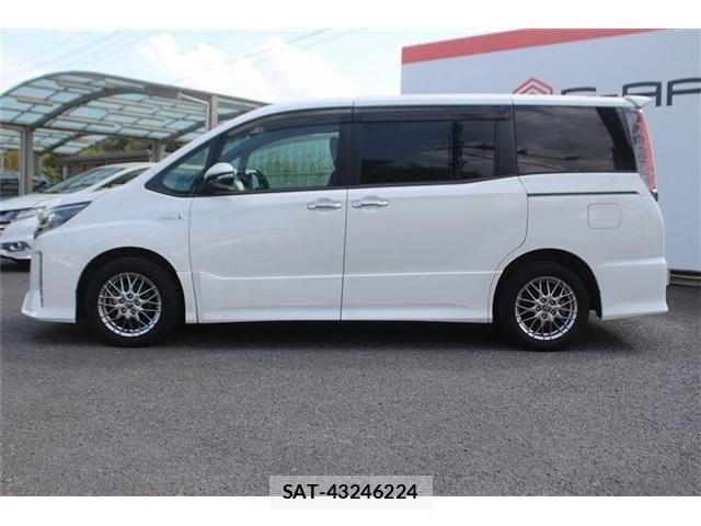 Toyota NOAH HYBRID 2018-07 6791363-11
