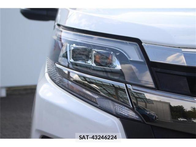 Toyota NOAH HYBRID 2018-07 6791363-13