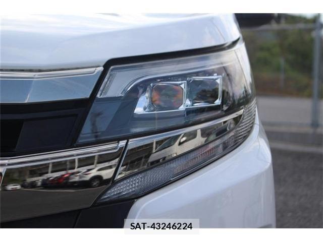Toyota NOAH HYBRID 2018-07 6791363-15