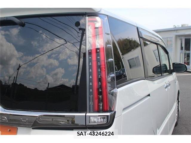 Toyota NOAH HYBRID 2018-07 6791363-17