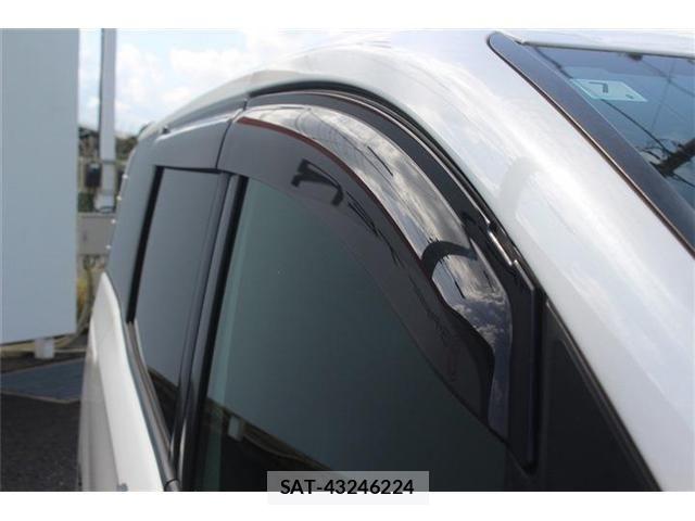 Toyota NOAH HYBRID 2018-07 6791363-20