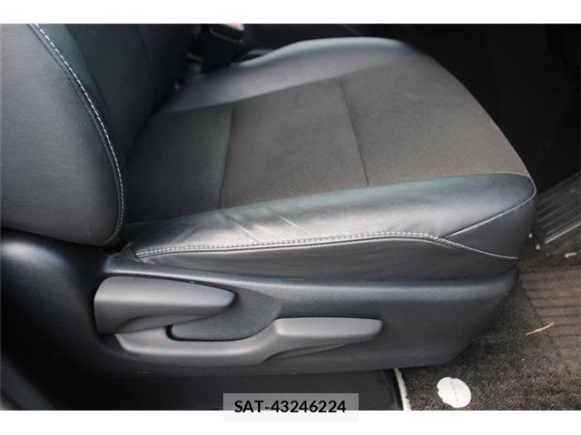 Toyota NOAH HYBRID 2018-07 6791363-4