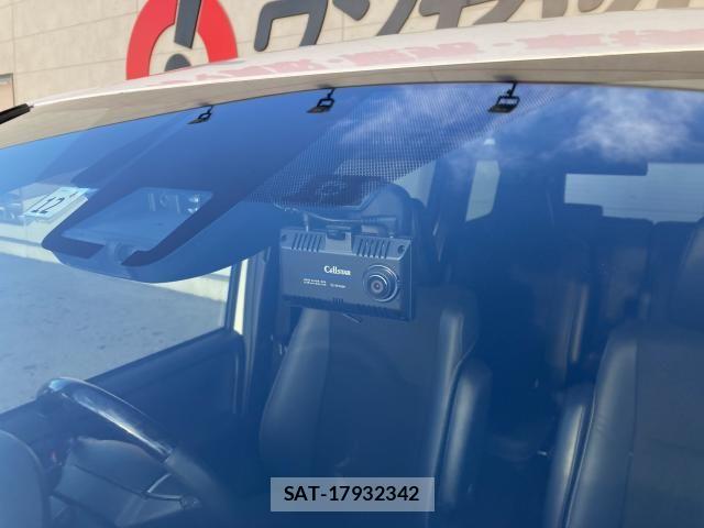 Toyota NOAH HYBRID 2021-12 6791352-11