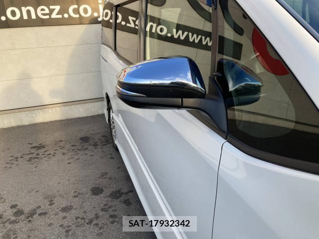 Toyota NOAH HYBRID 2021-12 6791352-12