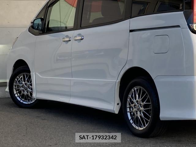 Toyota NOAH HYBRID 2021-12 6791352-14