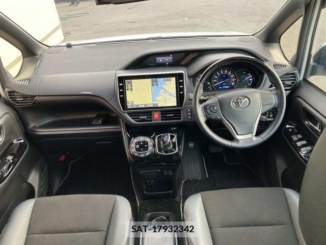 Toyota NOAH HYBRID 2021-12 6791352-29