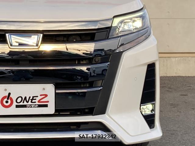 Toyota NOAH HYBRID 2021-12 6791352-5