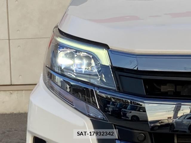 Toyota NOAH HYBRID 2021-12 6791352-6