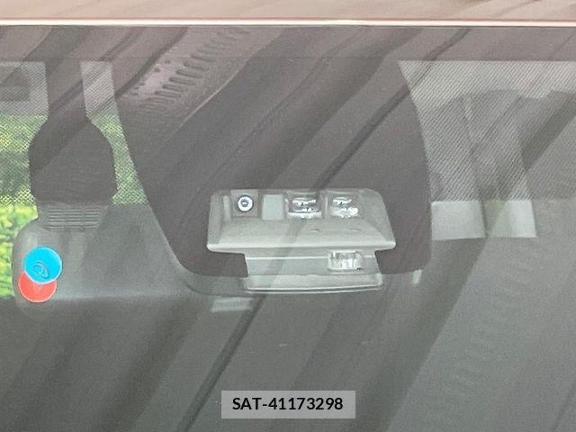 Toyota NOAH HYBRID 2016-11 6791365-4
