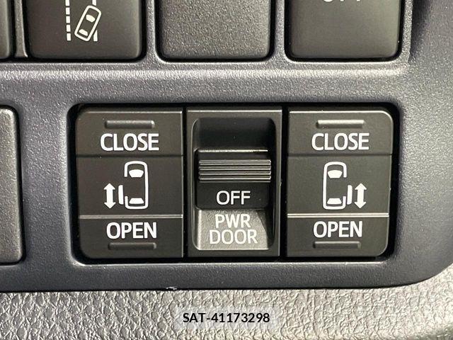 Toyota NOAH HYBRID 2016-11 6791365-6