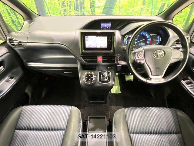 Toyota NOAH HYBRID 2016-02 6791371-1