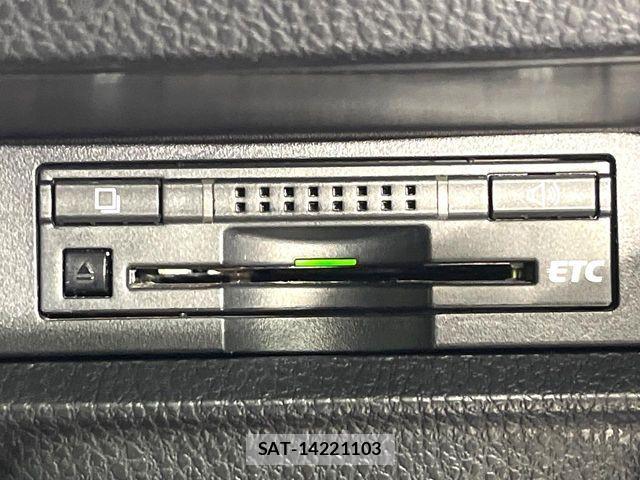 Toyota NOAH HYBRID 2016-02 6791371-6
