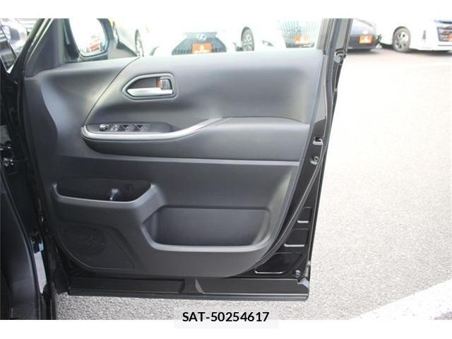 Toyota NOAH HYBRID 2022-10 6792698-15