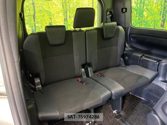 Toyota NOAH HYBRID 2018-02 6791358-9