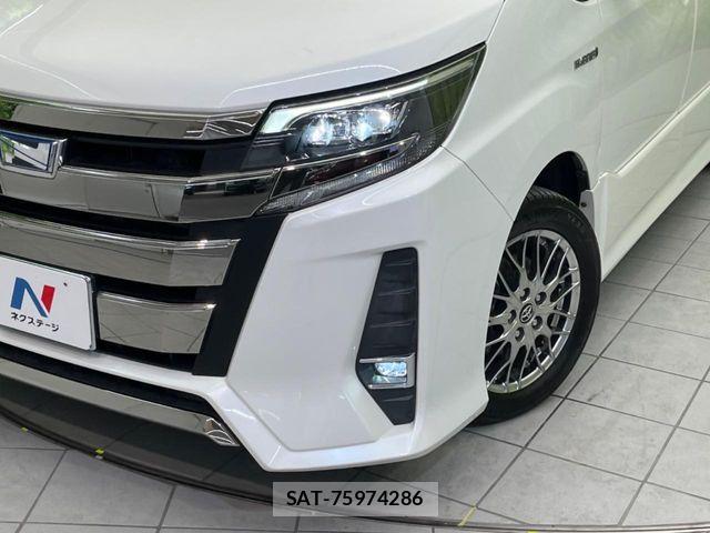 Toyota NOAH HYBRID 2018-02 6791358-12