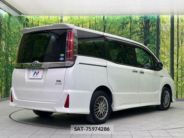 Toyota NOAH HYBRID 2018-02 6791358-17