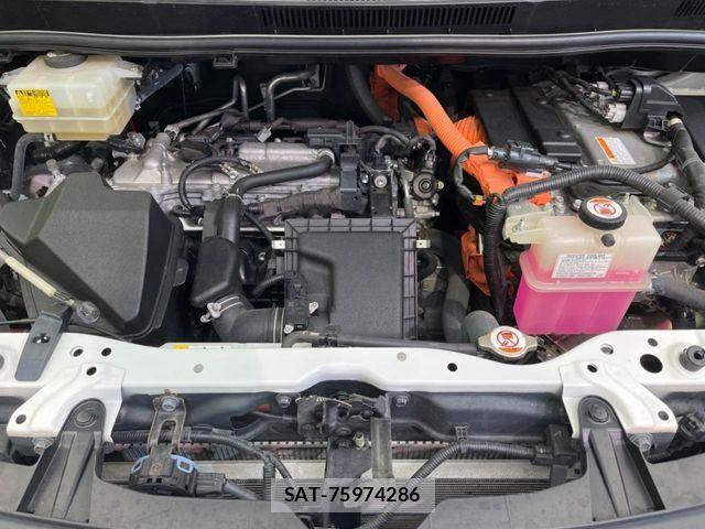 Toyota NOAH HYBRID 2018-02 6791358-18