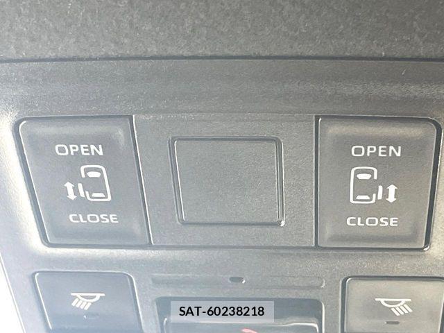 Toyota NOAH HYBRID 2023-05 6791339-5