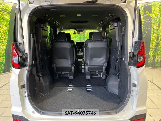 Toyota NOAH HYBRID 2022-04 6791343-10