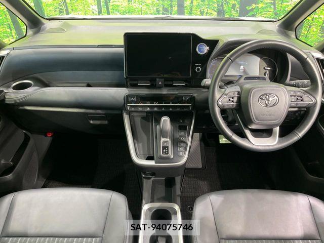 Toyota NOAH HYBRID 2022-04 6791343-1