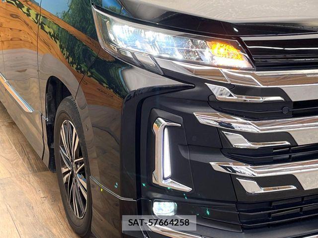 Toyota NOAH HYBRID 2023-06 6791350-12