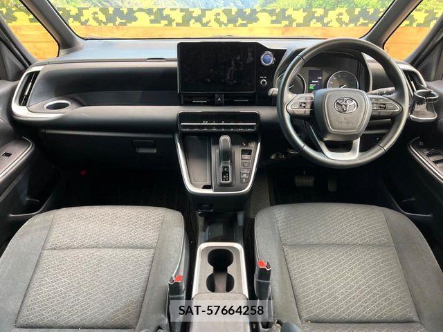 Toyota NOAH HYBRID 2023-06 6791350-1