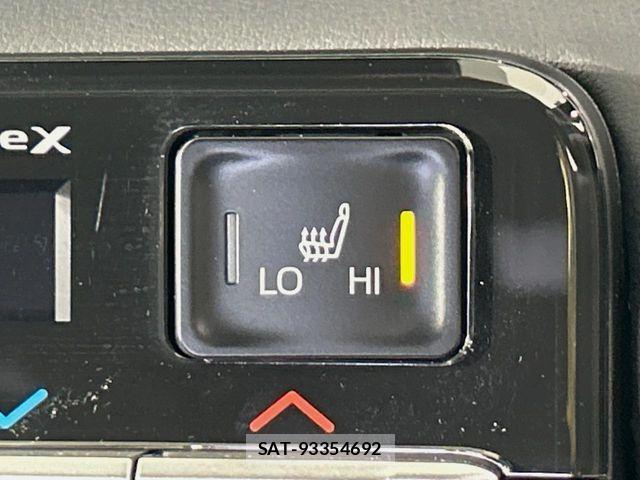 Toyota NOAH HYBRID 2025-10 6816256-6