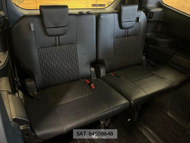 Toyota NOAH HYBRID 2022-07 6816263-10
