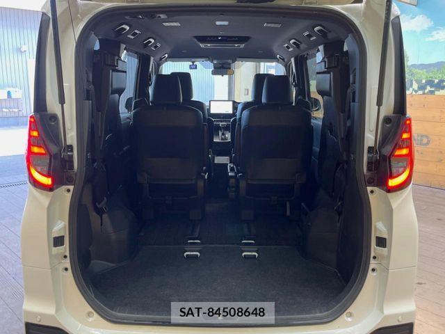 Toyota NOAH HYBRID 2022-07 6816263-11