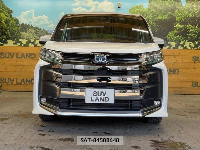 Toyota NOAH HYBRID 2022-07 6816263-14