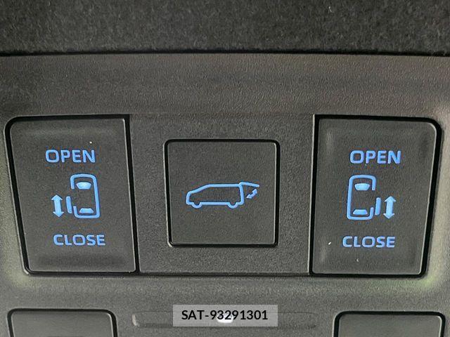 Toyota NOAH HYBRID 2022-10 6816262-3