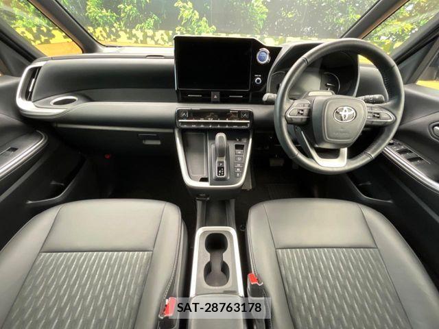 Toyota NOAH HYBRID 2022-07 6910391-1