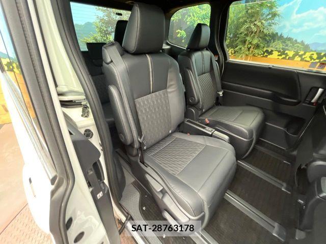 Toyota NOAH HYBRID 2022-07 6910391-8