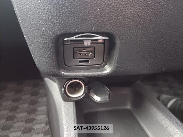 Toyota NOAH HYBRID 2023-09 6910405-19