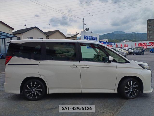 Toyota NOAH HYBRID 2023-09 6910405-3