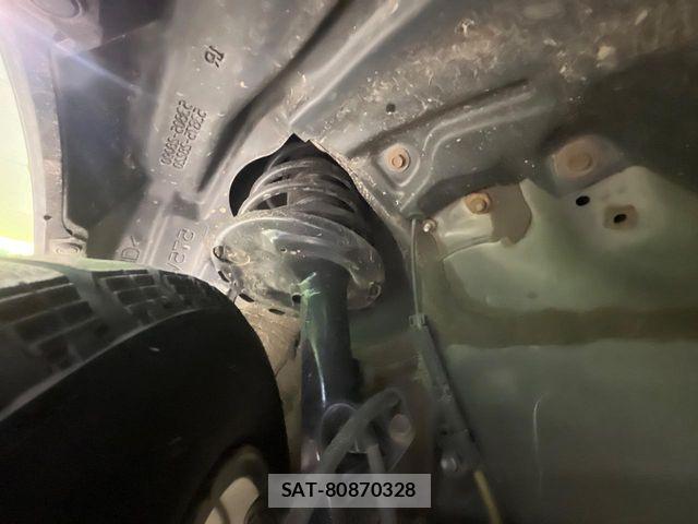 Toyota NOAH HYBRID 2016-08 6910414-19