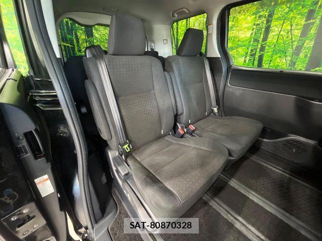 Toyota NOAH HYBRID 2016-08 6910414-8