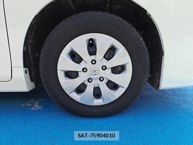 Toyota NOAH HYBRID 2014-12 6910410-10