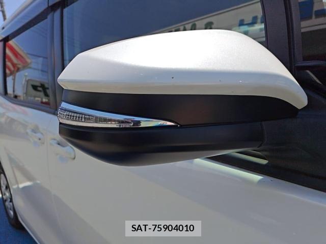 Toyota NOAH HYBRID 2014-12 6910410-11
