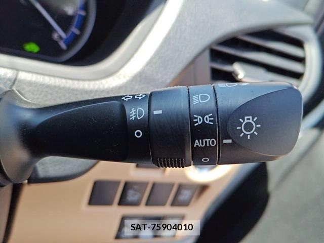Toyota NOAH HYBRID 2014-12 6910410-15