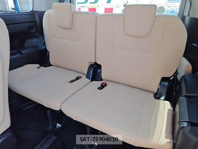 Toyota NOAH HYBRID 2014-12 6910410-23
