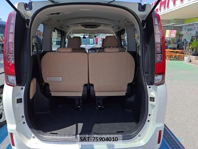 Toyota NOAH HYBRID 2014-12 6910410-24