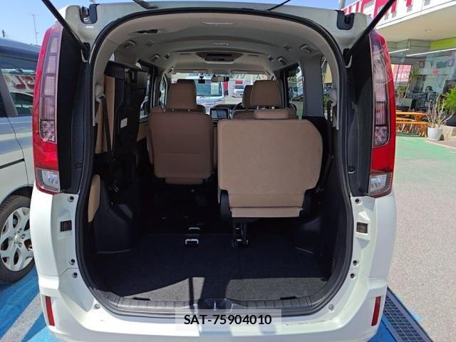 Toyota NOAH HYBRID 2014-12 6910410-25