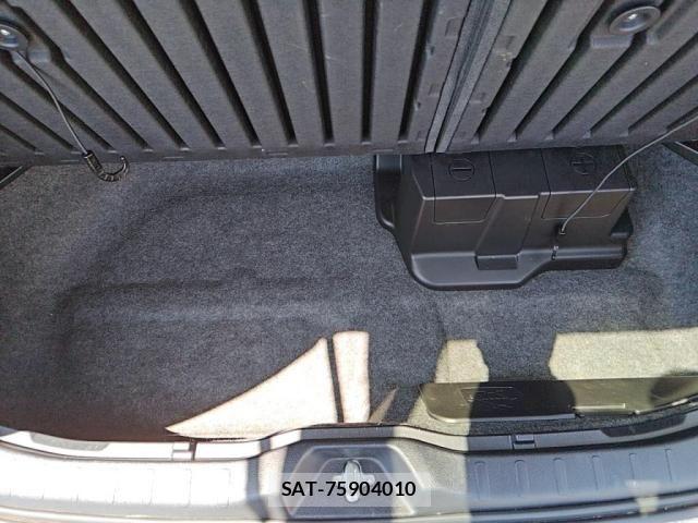 Toyota NOAH HYBRID 2014-12 6910410-27
