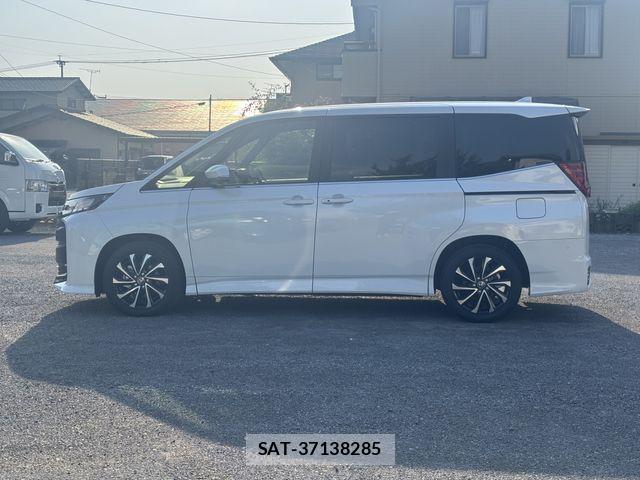 Toyota NOAH HYBRID 2026-03 6910379-10