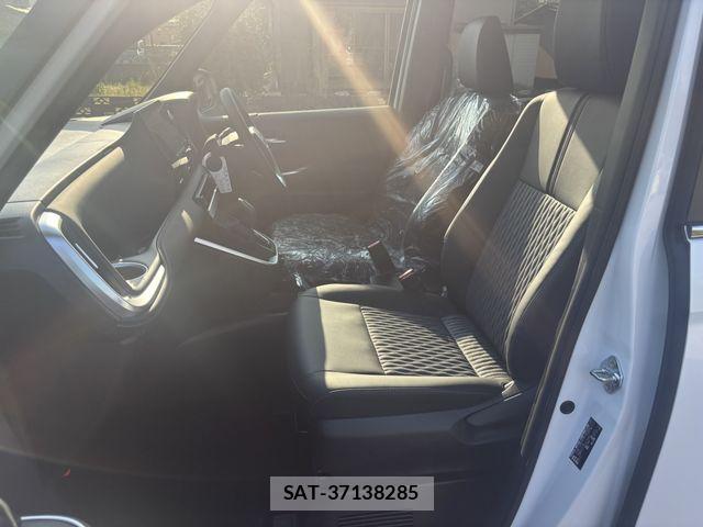 Toyota NOAH HYBRID 2026-03 6910379-24